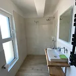 Leonardo Apartment
